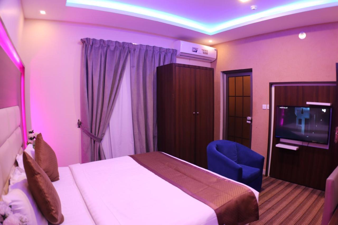 Swat Hotel Apartments Dammam Exteriör bild
